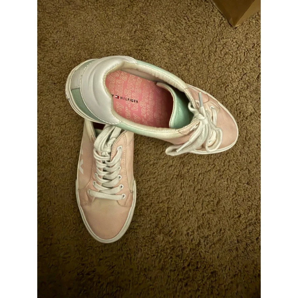 Women's Tommy Hilfiger Mightee lace up Pink Green Ombre Sneakers